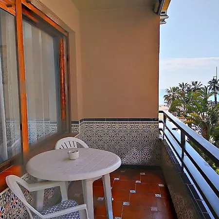 Elizabeth With Seaviews! *