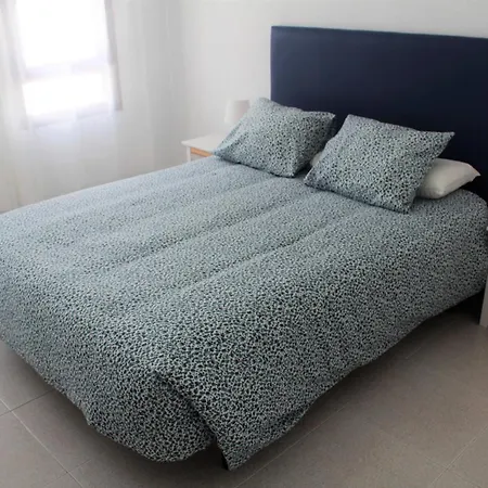 Elizabeth With Seaviews! *