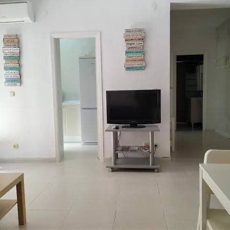 Elizabeth With Seaviews! *