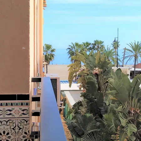 Elizabeth With Seaviews!