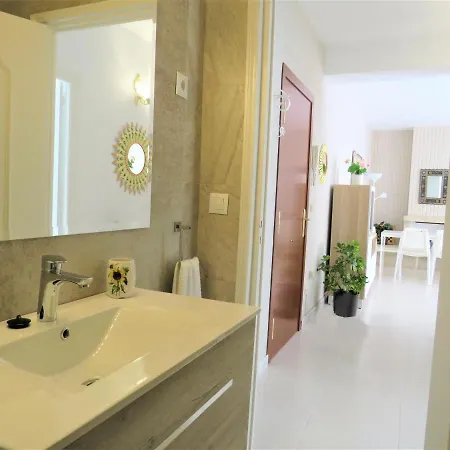 Elizabeth With Seaviews! * Torremolinos