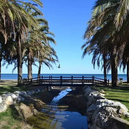 Elizabeth With Seaviews! *