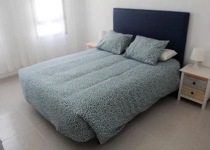 Elizabeth With Seaviews! *