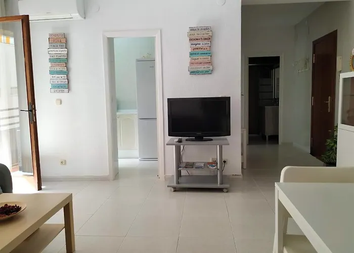 Elizabeth With Seaviews! *